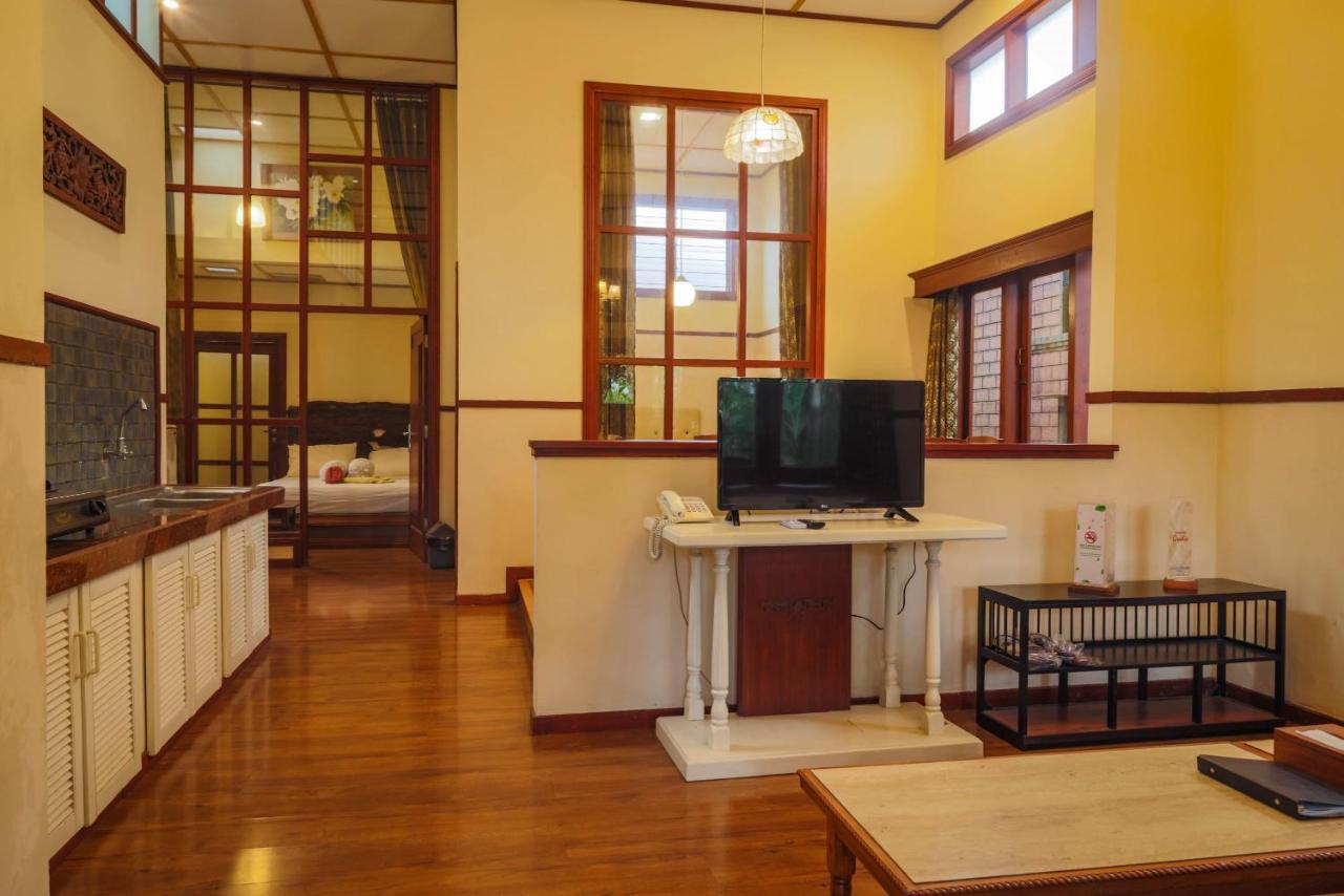 Family Hotel Gradia 1 Batu  Exterior photo